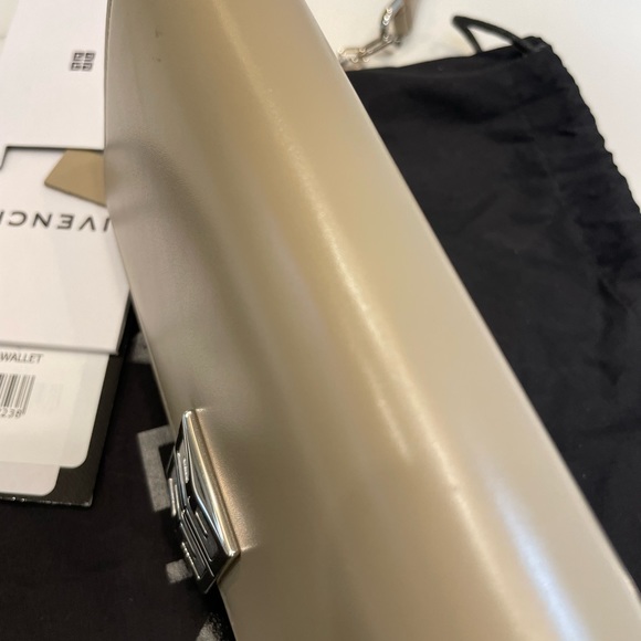 Givenchy 4G Leather Wallet On Chain Dune $990 - Picture 11 of 16